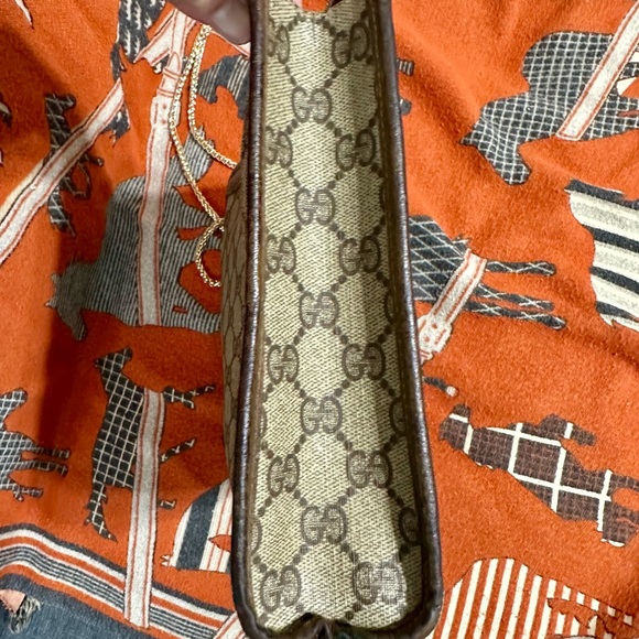 GUCCI ❤️🌟 GG MONOGRAM CLUTCH ⭐️ - Picture 3 of 12
